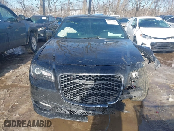 2020 Chrysler 300 S z VIN 2C3CCABT0LH180828, wystawiony jako IAAI lot #41370520 z przebiegiem 47 258 mil mil oraz . Historia ofert i sprzedaży dostępna na DreamBid. Obrazek 12.