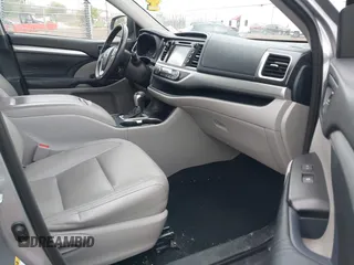 2014 Toyota Highlander XLE z VIN 5TDKKRFH1ES026437, wystawiony jako IAAI lot #42180118 z przebiegiem 150 391 mil mil oraz . Historia ofert i sprzedaży dostępna na DreamBid. Obrazek 5.