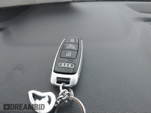 2020 Audi Q7 Premium with VIN WA1AXAF77LD003544, listed as a IAAI auction lot 41819088 with 52,637 mi miles and . Bid and sale history available at DreamBid. Image 11.