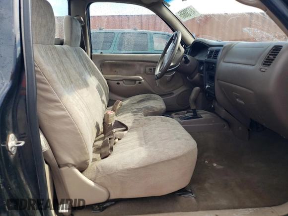 2001 Toyota Tacoma z VIN 5TENL42N41Z817826, wystawiony jako Copart lot #49738685 z przebiegiem 299 844 mil mil oraz Szkoda całkowita • Salvage title. Historia ofert i sprzedaży dostępna na DreamBid. Obrazek 7.