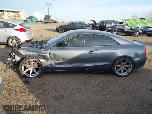 2013 Audi A5 Premium Plus z VIN WAULFAFR6DA041365, wystawiony jako IAAI lot #40858221 z przebiegiem 102 102 mil mil oraz . Historia ofert i sprzedaży dostępna na DreamBid. Obrazek 14.