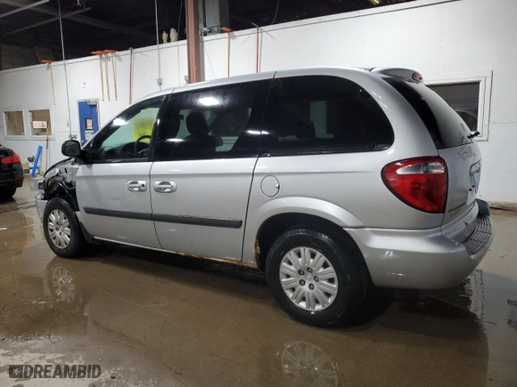 2006 Chrysler Town & Country SWB with VIN 1A4GP45R76B740211, listed as a Copart auction lot 84770074 with 52,557 mi miles and Clean Title. Bid and sale history available at carsss.com. Image 2.