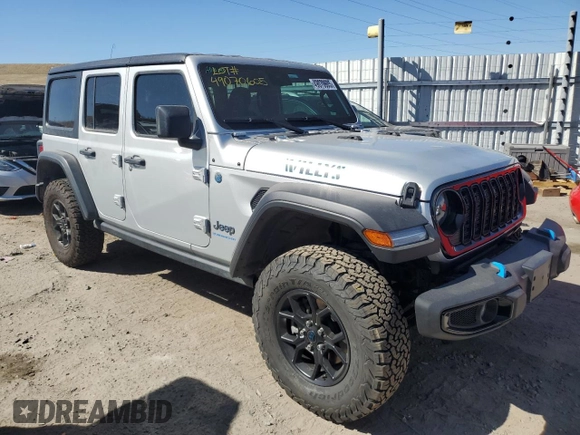 2024 Jeep Wrangler Willys z VIN 1C4RJXN6XRW203949, wystawiony jako Copart lot #49070605 z przebiegiem 10 907 mil mil oraz Czysty tytuł • Clean title. Historia ofert i sprzedaży dostępna na DreamBid. Obrazek 4.
