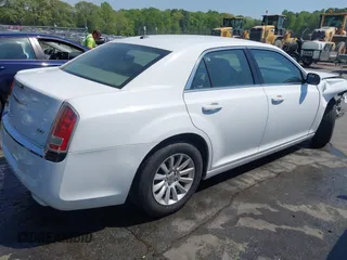 2013 Chrysler 300 z VIN 2C3CCAAG1DH603521, wystawiony jako IAAI lot #42059860 z przebiegiem 155 235 mil mil oraz . Historia ofert i sprzedaży dostępna na DreamBid. Obrazek 4.