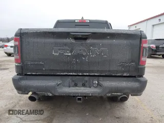 2019 Ram 1500 Rebel z VIN 1C6SRFLT6KN599362, wystawiony jako IAAI lot #41560018 z przebiegiem Nie podano mil oraz . Historia ofert i sprzedaży dostępna na DreamBid. Obrazek 16.