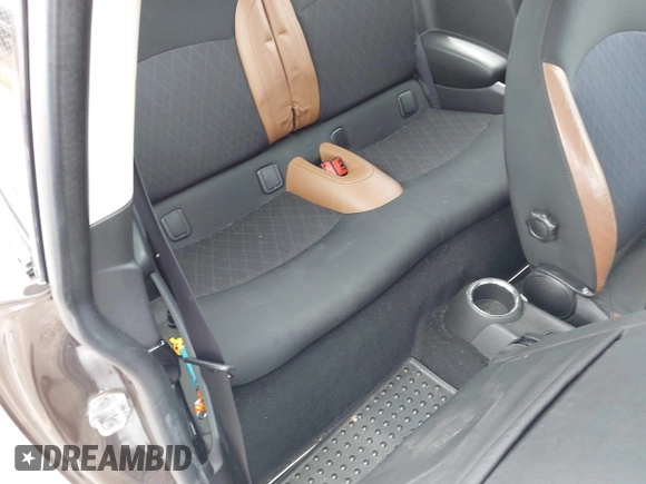 2012 MINI Hardtop with VIN WMWSU3C58CT261401, listed as a IAAI auction lot 42191548 with 96,115 mi miles and . Bid and sale history available at DreamBid. Image 8.