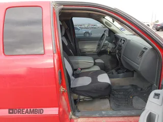 2006 Dodge Dakota SLT with VIN 1D7HW42N26S656513, listed as a IAAI auction lot 41906945 with 270,468 mi miles and . Bid and sale history available at carsss.com. Image 5.