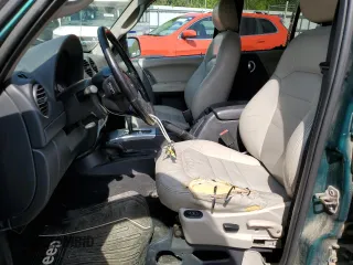 2004 Jeep Liberty Limited z VIN 1J4GL58K34W122843, wystawiony jako Copart lot #54686795 z przebiegiem 240 821 mil mil oraz Szkoda całkowita • Salvage title. Historia ofert i sprzedaży dostępna na DreamBid. Obrazek 7.