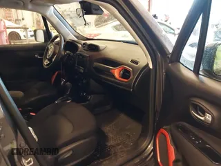 2018 Jeep Renegade Sport z VIN ZACCJBABXJPH72202, wystawiony jako IAAI lot #42538894 z przebiegiem 49 877 mil mil oraz . Historia ofert i sprzedaży dostępna na DreamBid. Obrazek 5.