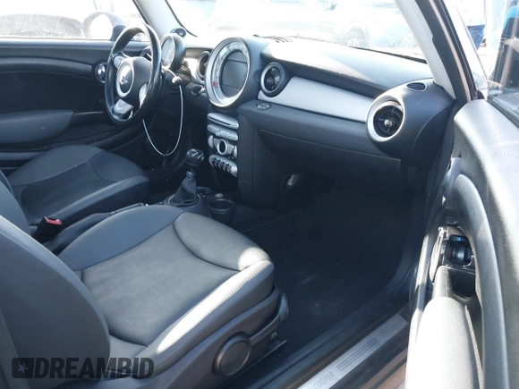 2010 MINI Hardtop with VIN WMWMF3C55ATZ65328, listed as a IAAI auction lot 42009862 with 109,123 mi miles and . Bid and sale history available at DreamBid. Image 5.