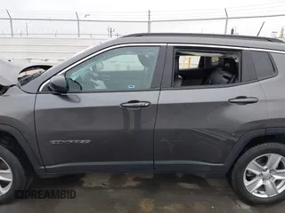 2022 Jeep Compass Latitude z VIN 3C4NJDBB2NT176163, wystawiony jako IAAI lot #42042396 z przebiegiem 174 025 mil mil oraz . Historia ofert i sprzedaży dostępna na DreamBid. Obrazek 14.