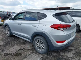 2017 Hyundai Tucson SE with VIN KM8J3CA47HU522428, listed as a IAAI auction lot 41985111 with 86,890 mi miles. Bid and sale history available at carsss.com. Image 3.