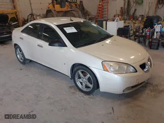 2008 Pontiac G6 with VIN 1G2ZG57N684169448, listed as a IAAI auction lot 42019466 with 188,684 mi miles. Bid and sale history available at carsss.com. Image 1.