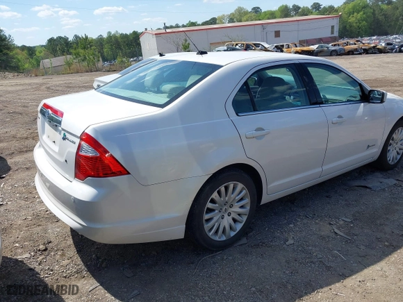 2011 Ford Fusion Hybrid with VIN 3FADP0L33BR116725, listed as a IAAI auction lot 42001023 with 172,845 mi miles. Bid and sale history available at carsss.com. Image 4.