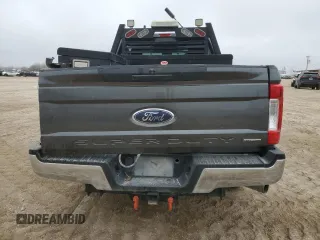 2018 Ford F-250 XL with VIN 1FT7X2A67JEB39698, listed as a Copart auction lot 44161425 with 245,655 mi miles and Salvage title. Bid and sale history available at DreamBid. Image 6.