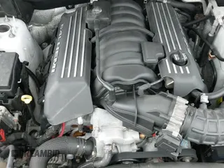 2016 Jeep Grand Cherokee SRT z VIN 1C4RJFDJ7GC324808, wystawiony jako IAAI lot #41718684 z przebiegiem 76 084 mil mil oraz . Historia ofert i sprzedaży dostępna na DreamBid. Obrazek 21.