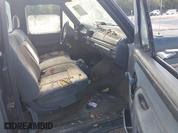 1993 Ford F-150 z VIN 1FTDF15H8PLA49895, wystawiony jako IAAI lot #42766515 z przebiegiem Nie podano mil oraz . Historia ofert i sprzedaży dostępna na DreamBid. Obrazek 5.