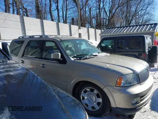 2006 Lincoln Navigator Luxury with VIN 5LMFU28586LJ04892, listed as a IAAI auction lot 41395303 with 124,248 mi miles. Bid and sale history available at carsss.com. Image 14.