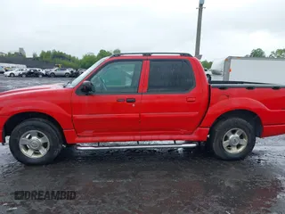 2005 Ford Explorer Sport Trac XLS z VIN 1FMZU77K95UB44976, wystawiony jako IAAI lot #42341706 z przebiegiem 107 539 mil mil oraz . Historia ofert i sprzedaży dostępna na DreamBid. Obrazek 6.