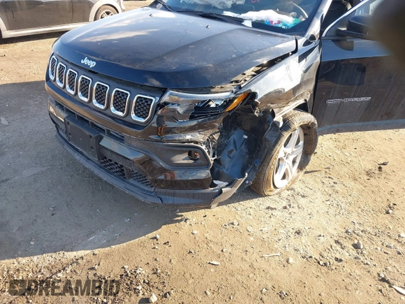 2023 Jeep Compass Latitude with VIN 3C4NJDBN3PT502551, listed as a IAAI auction lot 41327828 with 17,818 mi miles and . Bid and sale history available at DreamBid. Image 6.