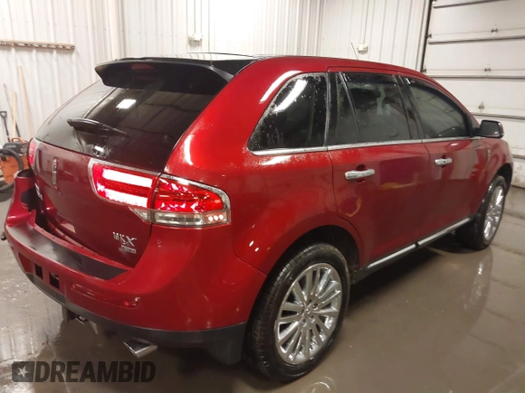 2014 Lincoln MKX z VIN 2LMDJ8JK7EBL00900, wystawiony jako IAAI lot #41714762 z przebiegiem 129 870 mil mil oraz . Historia ofert i sprzedaży dostępna na DreamBid. Obrazek 4.