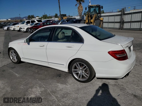 2014 Mercedes-Benz C 250 Sport z VIN WDDGF4HB6ER317770, wystawiony jako Copart lot #88786415 z przebiegiem 165 399 mil mil oraz Szkoda całkowita • Salvage title. Historia ofert i sprzedaży dostępna na DreamBid. Obrazek 2.