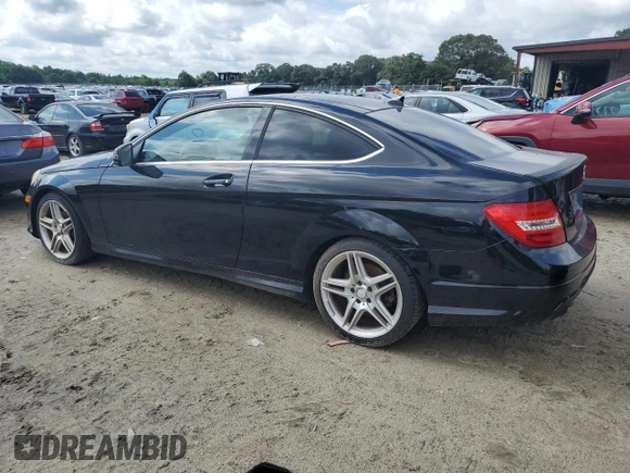 2015 Mercedes-Benz C 250 z VIN WDDGJ4HB2FG410619, wystawiony jako Copart lot #63898435 z przebiegiem 157 785 mil mil oraz Czysty tytuł • Clean title. Historia ofert i sprzedaży dostępna na DreamBid. Obrazek 2.