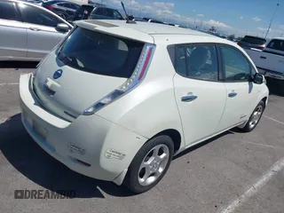 2011 Nissan LEAF SL-e z VIN JN1AZ0CP1BT007790, wystawiony jako IAAI lot #41943215 z przebiegiem 62 468 mil mil oraz . Historia ofert i sprzedaży dostępna na DreamBid. Obrazek 4.