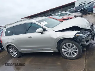 2017 Volvo XC90 Inscription with VIN YV4A22PL1H1112366, listed as a IAAI auction lot 41910218 with 67,771 mi miles. Bid and sale history available at carsss.com. Image 14.