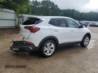 2025 Buick Encore GX Preferred z VIN KL4AMBSL1SB182773, wystawiony jako Copart lot #61030435 z przebiegiem 4 328 mil mil oraz Czysty tytuł • Clean title. Historia ofert i sprzedaży dostępna na DreamBid. Obrazek 3.