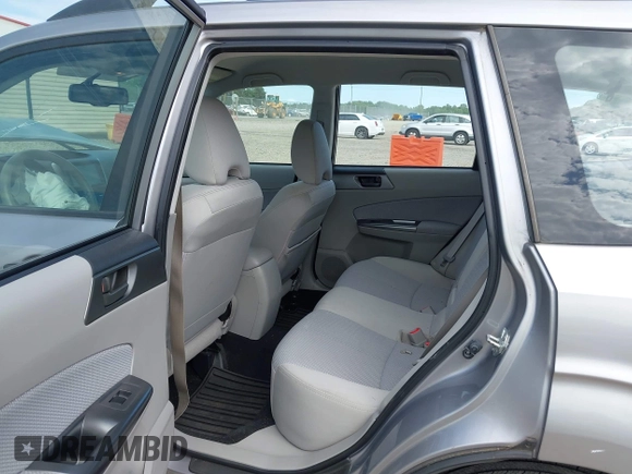 2011 Subaru Forester X z VIN JF2SHBBC7BH713665, wystawiony jako IAAI lot #42347723 z przebiegiem 193 414 mil mil oraz . Historia ofert i sprzedaży dostępna na DreamBid. Obrazek 8.