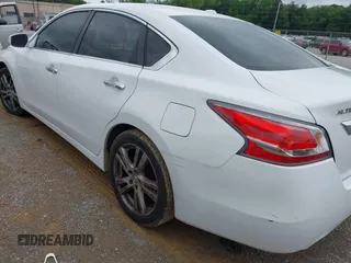 2014 Nissan Altima SL with VIN 1N4BL3AP9EC166252, listed as a IAAI auction lot 42479324 with 165,783 mi miles and . Bid and sale history available at DreamBid. Image 3.