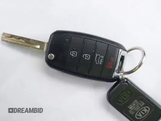 2018 Kia Sorento LX z VIN 5XYPG4A37JG412910, wystawiony jako IAAI lot #42466741 z przebiegiem 170 131 mil mil oraz . Historia ofert i sprzedaży dostępna na DreamBid. Obrazek 11.