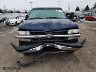 2002 Chevrolet Silverado 1500 LT with VIN 2GCEK19T621126101, listed as a Copart auction lot 88837745 with 233,776 mi miles and Salvage Title. Bid and sale history available at carsss.com. Image 5.