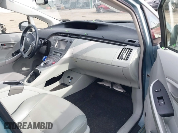 2014 Toyota Prius Four with VIN JTDKN3DU7E1752501, listed as a IAAI auction lot 41833673 with 97,001 mi miles. Bid and sale history available at carsss.com. Image 5.