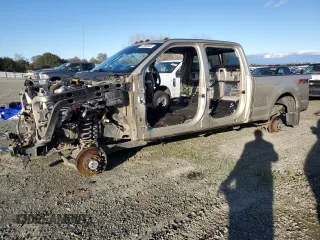 2018 Ford F-350 XL z VIN 1FT8W3BT8JEB00023, wystawiony jako Copart lot #47598545 z przebiegiem 55 346 mil mil oraz Nie do naprawy • Non repairable. Historia ofert i sprzedaży dostępna na DreamBid. Obrazek 1.