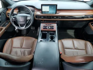 2022 Lincoln Aviator Reserve z VIN 5LM5J7WC2NGL17296, wystawiony jako Copart lot #48116645 z przebiegiem 39 385 mil mil oraz Szkoda całkowita • Salvage title. Historia ofert i sprzedaży dostępna na DreamBid. Obrazek 8.