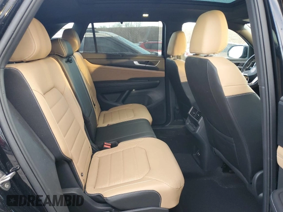 2024 Volkswagen Atlas SEL with VIN 1V2BE2CA4RC210962, listed as a Copart auction lot 46136285 with 13,950 mi miles and Salvage title. Bid and sale history available at DreamBid. Image 11.