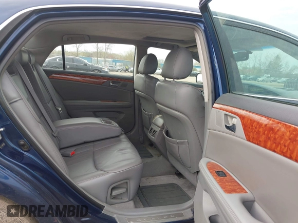 2005 Toyota Avalon XL with VIN 4T1BK36B05U049028, listed as a IAAI auction lot 42094971 with 274,181 mi miles. Bid and sale history available at carsss.com. Image 8.