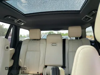 2017 Land Rover Range Rover z VIN SALGS5FE6HA346433, wystawiony jako Copart lot #59935885 z przebiegiem 82 931 mil mil oraz Szkoda całkowita • Salvage title. Historia ofert i sprzedaży dostępna na DreamBid. Obrazek 10.
