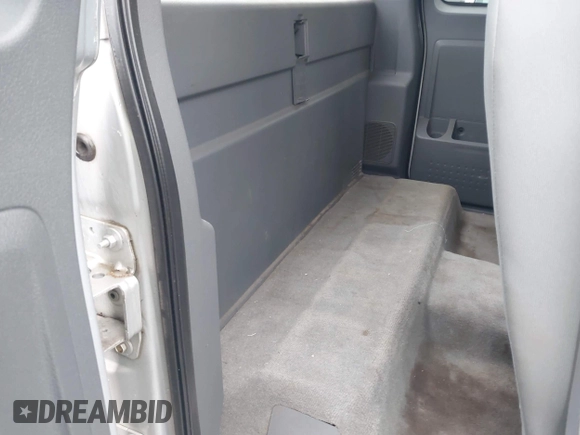 2007 Dodge Dakota ST z VIN 1D7HE22K37S177984, wystawiony jako IAAI lot #42330481 z przebiegiem 98 424 mil mil oraz . Historia ofert i sprzedaży dostępna na DreamBid. Obrazek 8.