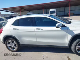 2015 Mercedes-Benz GLA 250 z VIN WDCTG4EB7FJ140389, wystawiony jako IAAI lot #40752551 z przebiegiem 49 294 mil mil oraz . Historia ofert i sprzedaży dostępna na DreamBid. Obrazek 13.