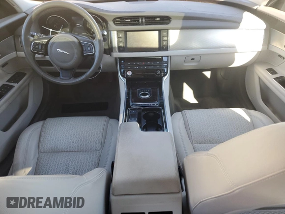2017 Jaguar XF 35t Prestige with VIN SAJBE4BV3HCY45138, listed as a Copart auction lot 82504763 with 58,693 mi miles. Bid and sale history available at carsss.com. Image 8.