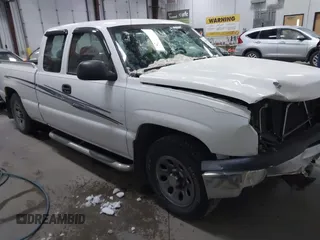 2006 Chevrolet Silverado 1500 Work Truck with VIN 1GCEC19X26Z224605, listed as a IAAI auction lot 41192204 with 140,231 mi miles. Bid and sale history available at carsss.com. Image 1.