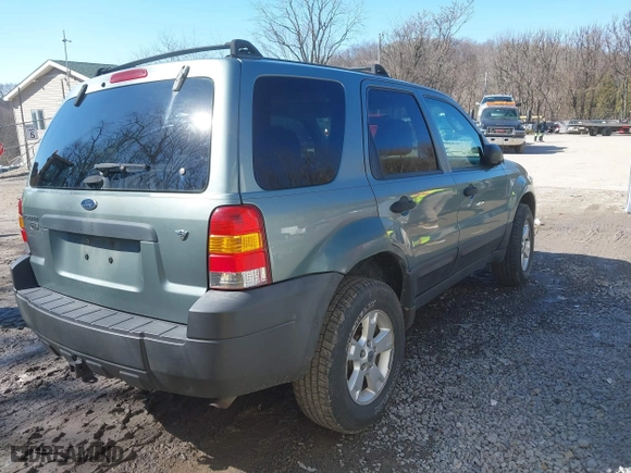 2006 Ford Escape XLT with VIN 1FMYU93166KA88481, listed as a IAAI auction lot 41717872 with 155,539 mi miles. Bid and sale history available at carsss.com. Image 4.