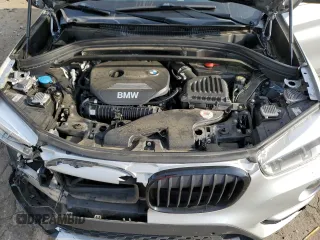 2017 BMW X1 xDrive28i z VIN WBXHT3Z34H4A53786, wystawiony jako Copart lot #54678575 z przebiegiem 86 312 mil mil oraz Szkoda całkowita • Salvage title. Historia ofert i sprzedaży dostępna na DreamBid. Obrazek 12.