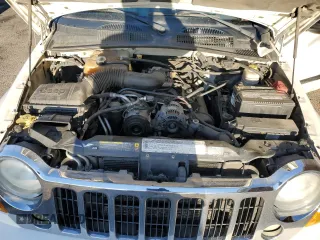2006 Jeep Liberty Limited with VIN 1J4GL58K26W141211, listed as a Copart auction lot 52810035 with 192,000 mi miles and Non repairable. Bid and sale history available at DreamBid. Image 12.