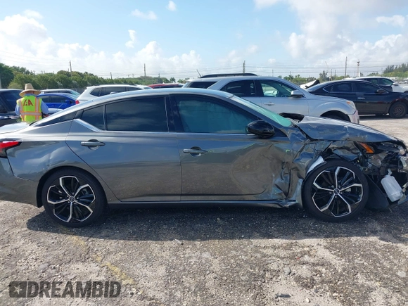 2024 Nissan Altima SR with VIN 1N4BL4CV6RN408829, listed as a IAAI auction lot 41921544 with 6,672 mi miles and . Bid and sale history available at carsss.com. Image 13.