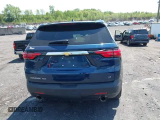 2023 Chevrolet Traverse LT z VIN 1GNEVHKWXPJ264538, wystawiony jako IAAI lot #42252033 z przebiegiem 25 321 mil mil oraz . Historia ofert i sprzedaży dostępna na DreamBid. Obrazek 16.