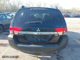 2011 Mitsubishi Endeavor SE with VIN 4A4JN3AS0BE017337, listed as a IAAI auction lot 41973642 with 182,584 mi miles. Bid and sale history available at carsss.com. Image 6.